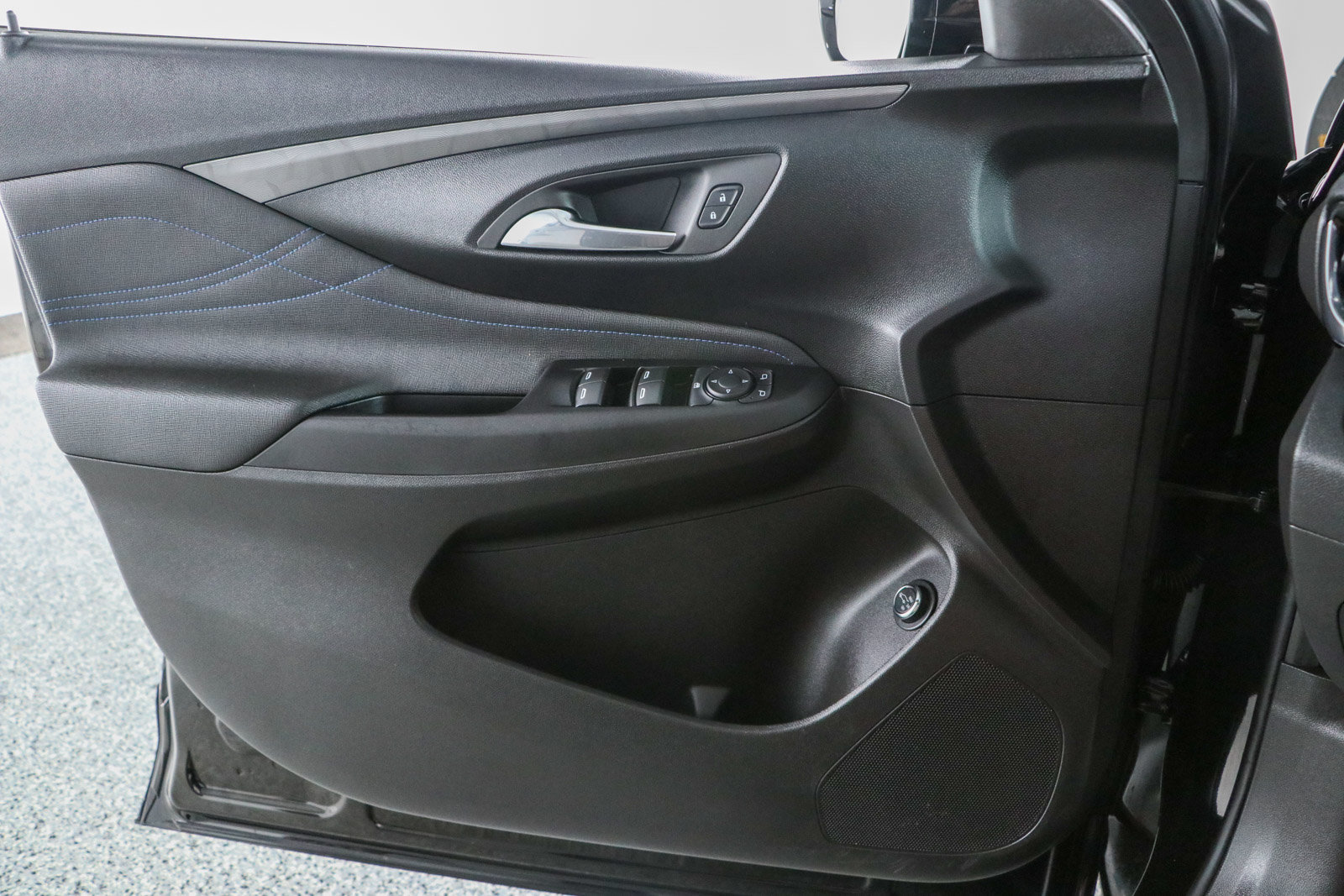 Used 2025 Buick Envista Sport Touring w/ Convenience I Package FWD image 22