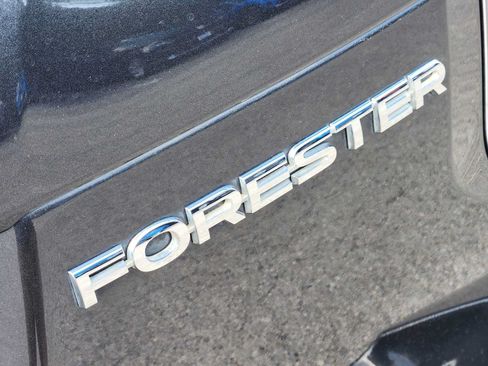 Used 2018 Subaru Forester 2.5i Touring AWD/4WD image 11