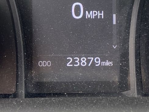 Used 2024 Toyota Camry SE image 12