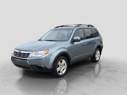 Used 2010 Subaru Forester 2.5X Premium AWD/4WD image 4