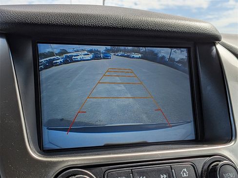 Used 2017 Chevrolet Suburban Premier image 22