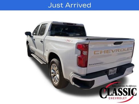 Used 2024 Chevrolet Silverado 1500 Custom image 1