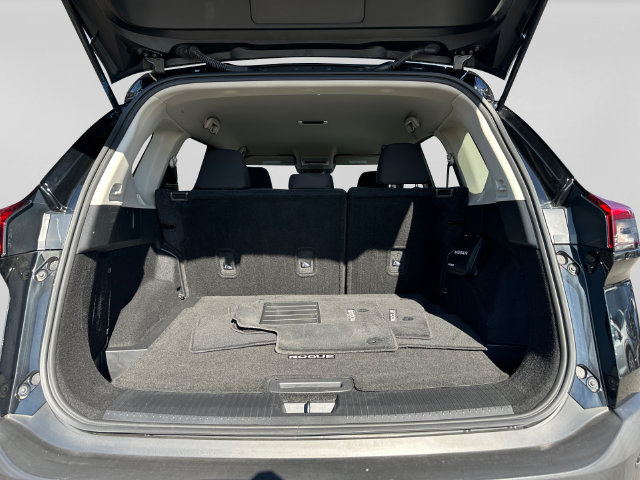 Used 2023 Nissan Rogue S AWD/4WD image 19