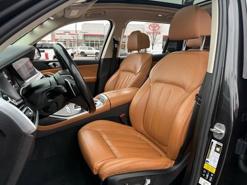 Used 2020 BMW X7 xDrive40i w/ Cold Weather Package image 11