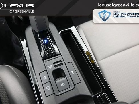 Used 2023 Toyota Prius LE FWD image 18