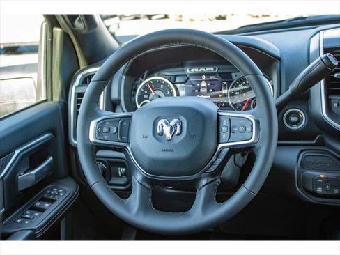 Certified 2025 RAM 2500 Big Horn AWD/4WD image 38