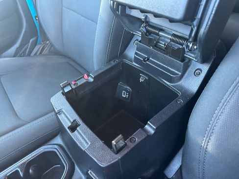 Used 2020 Jeep Wrangler Unlimited Sahara w/ Uconnect 4C Nav & Sound Group image 30