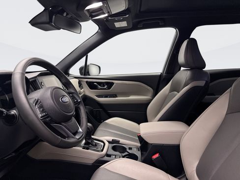 Used 2025 Subaru Forester Limited image 9