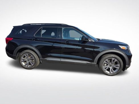 Used 2023 Ford Explorer XLT w/ Equipment Group 202A AWD/4WD image 5
