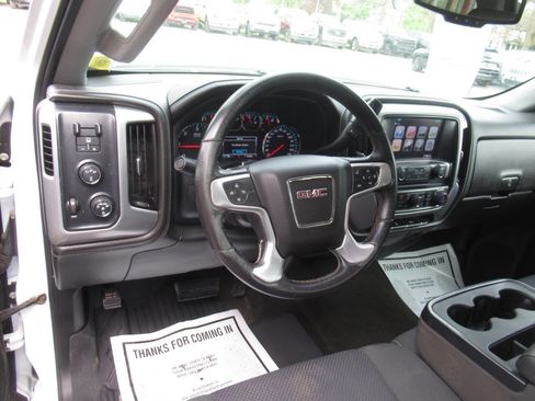 Used 2017 GMC Sierra 2500 SLE w/ HD SLE Preferred Plus Package AWD/4WD image 19