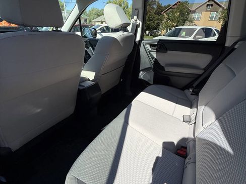 Used 2017 Subaru Forester 2.5i Premium image 16
