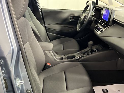 Used 2025 Toyota Corolla LE image 26