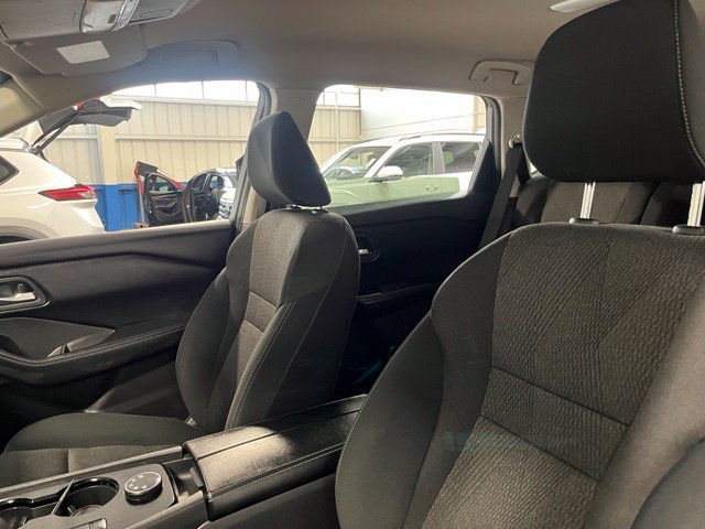 Used 2025 Nissan Rogue SV AWD/4WD image 24