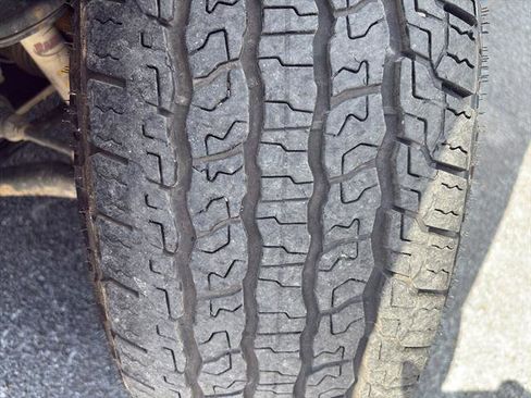 Used 2025 Chevrolet Silverado 1500 LT image 10