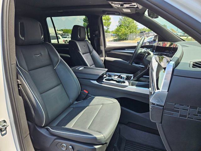 Used 2025 Cadillac Escalade ESV Sport w/ LPO, ONYX Package AWD/4WD image 20