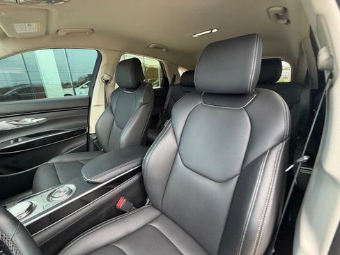 Used 2023 Genesis GV70 2.5T AWD/4WD image 17