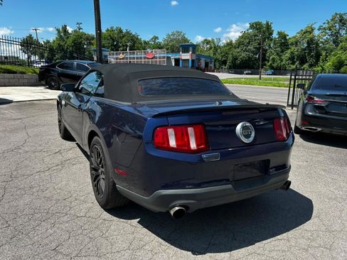 Used 2010 Ford Mustang GT RWD image 7