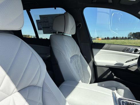 Used 2026 BMW X5 sDrive40i w/ M Sport Package image 21