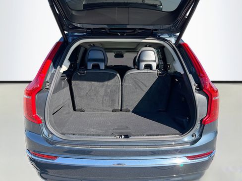 Used 2025 Volvo XC90 B5 Plus w/ Protection Package Premier image 12