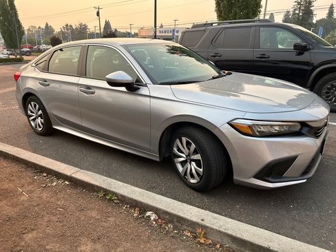 Used 2023 Honda Civic LX image 5
