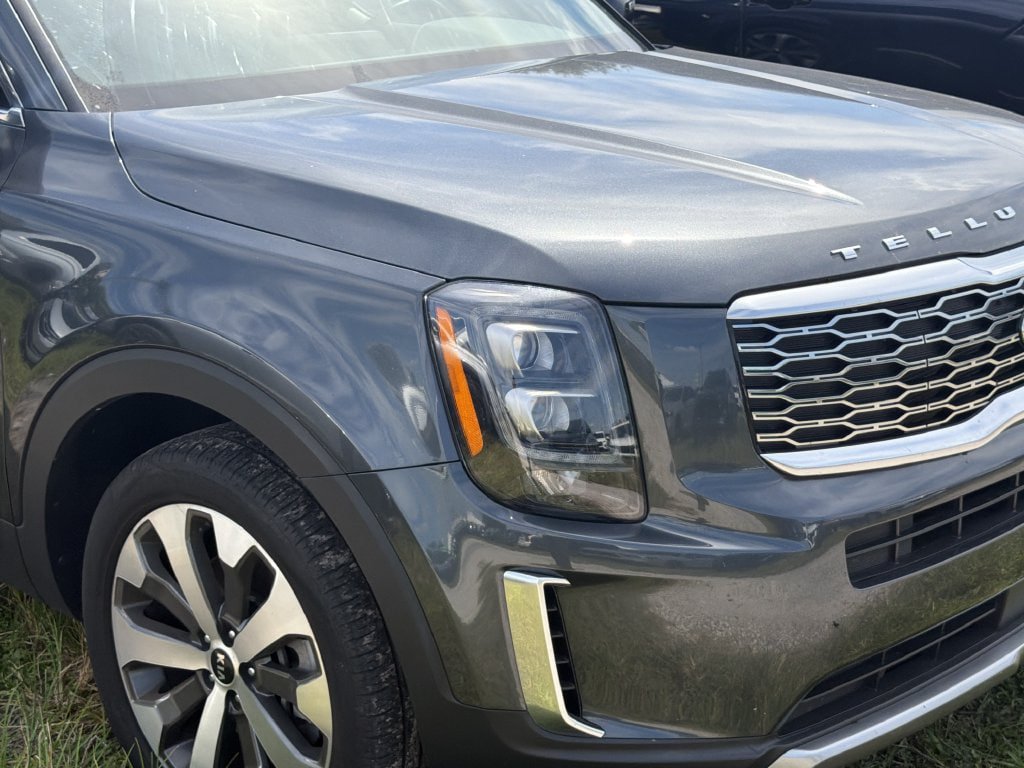Used 2021 Kia Telluride EX w/ EX Premium Package FWD image 2