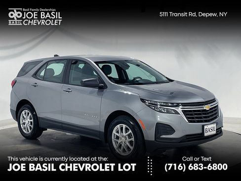 Used 2023 Chevrolet Equinox LS FWD image 1