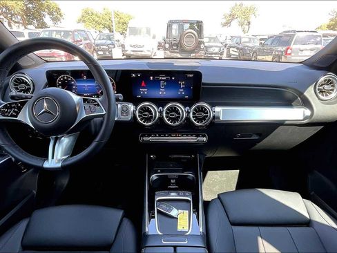 Certified 2025 Mercedes-Benz GLB 250 image 12