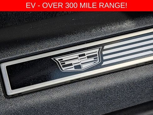 Used 2026 Cadillac Vistiq Sport w/ LPO, Floor Liner Package AWD/4WD image 19
