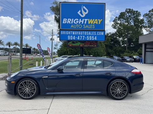 Used 2011 Porsche Panamera 4 AWD/4WD image 2
