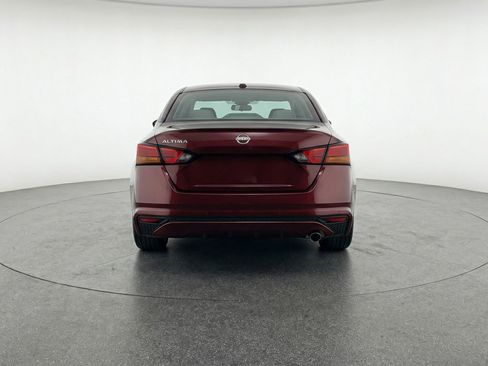 Used 2025 Nissan Altima 2.5 SV FWD image 7