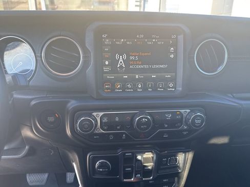 Used 2023 Jeep Gladiator Overland w/ Popular Equipment Package image 17