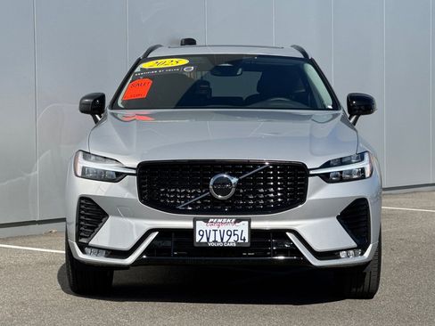 Used 2025 Volvo XC60 B5 Core w/ Protection Package Premier image 8