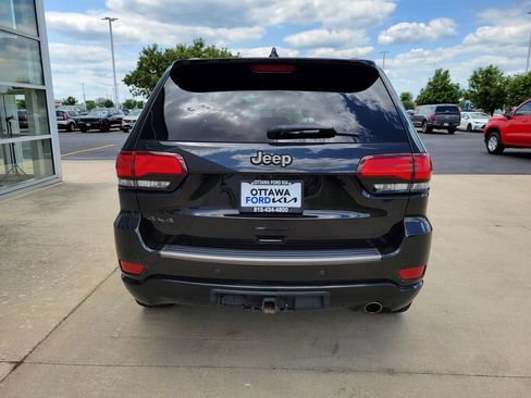 Used 2016 Jeep Grand Cherokee Limited 75th Anniversary AWD/4WD image 6