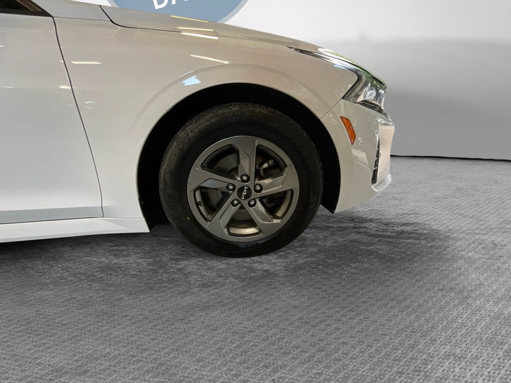 Used 2022 Kia K5 LXS FWD image 11