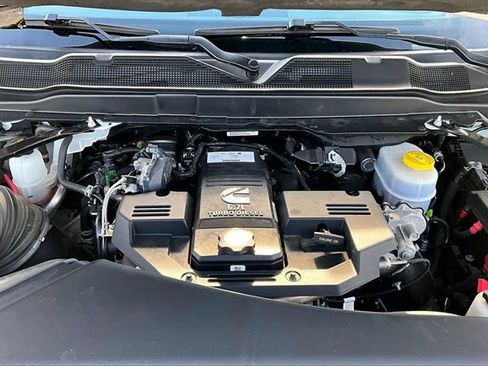 Used 2022 RAM 3500 Laramie image 10
