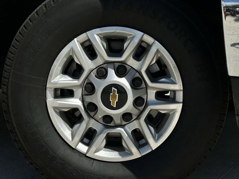 Used 2025 Chevrolet Silverado 2500 LT w/ Convenience Package image 11