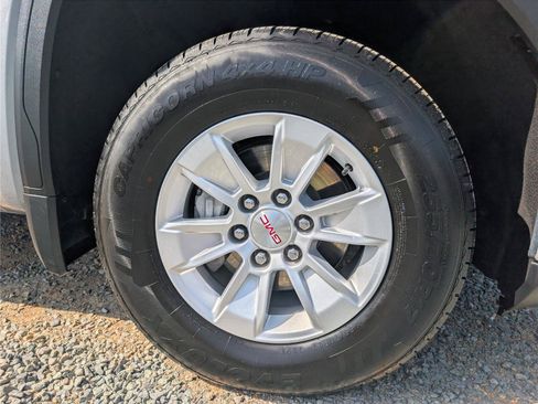 Used 2024 GMC Sierra 1500 SLE RWD image 9