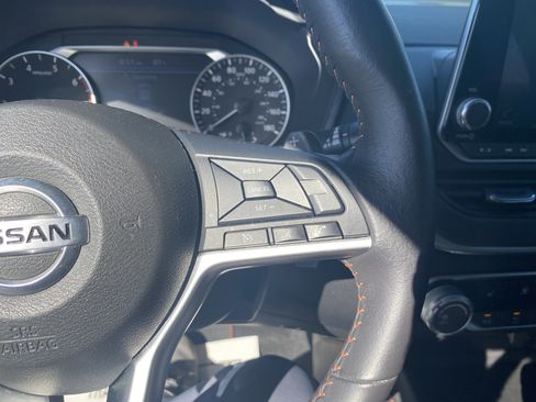 Used 2022 Nissan Altima 2.0 SR FWD image 12
