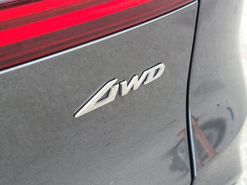 Used 2025 Genesis GV70 2.5T AWD/4WD image 32