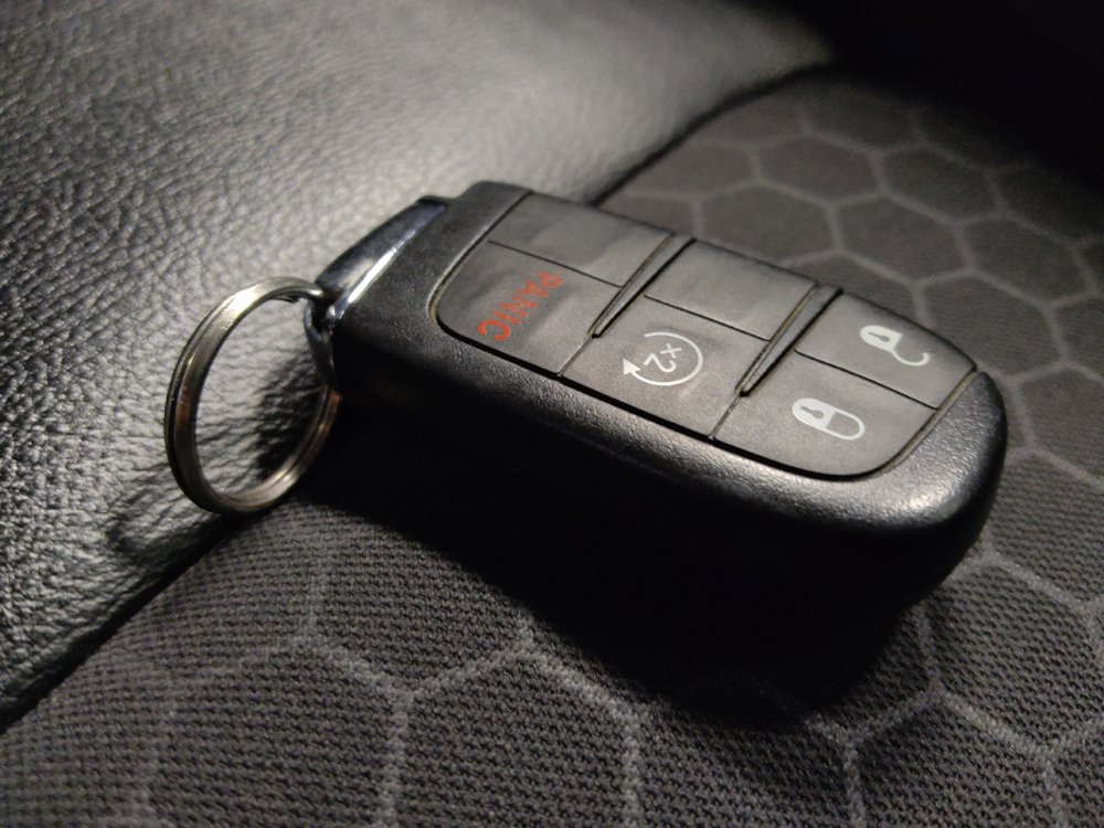 Used 2018 Jeep Compass Latitude w/ Popular Equipment Group FWD image 32