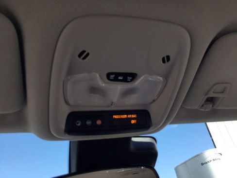 Used 2023 Chevrolet Bolt EUV LT w/ Comfort Package image 12