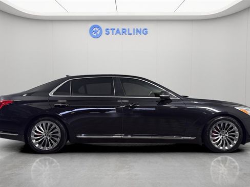 Used 2018 Genesis G90 3.3T Premium image 11