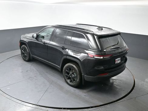 New 2026 Jeep Grand Cherokee Laredo AWD/4WD image 35