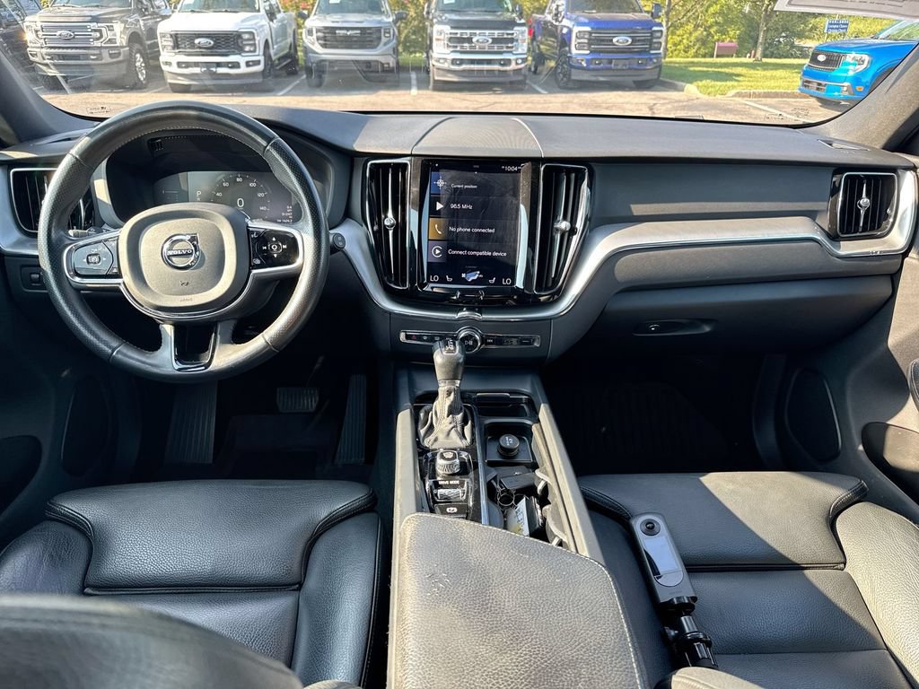 Used 2019 Volvo XC60 T5 Momentum w/ Advanced Package AWD/4WD image 10