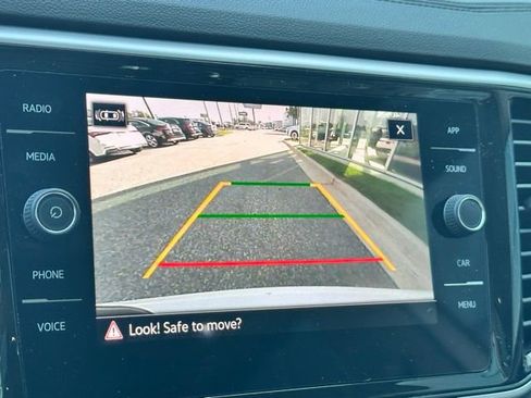 Used 2022 Volkswagen Atlas SE w/ Panoramic Sunroof Package image 12