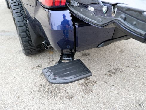Used 2025 Toyota Tundra Platinum AWD/4WD image 17
