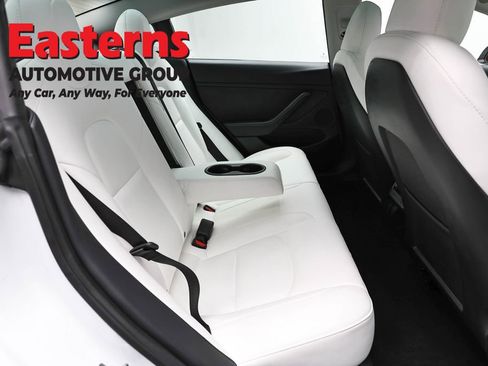 Used 2023 Tesla Model 3 Standard Range image 18