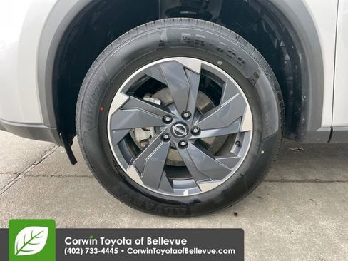 Used 2025 Nissan Rogue SV FWD image 26