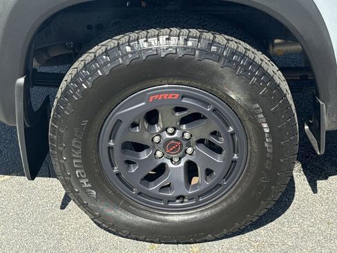 Used 2025 Nissan Frontier PRO-4X w/ Pro Convenience Package image 17