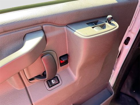 Used 2024 GMC Savana 2500 w/ Driver Convenience Package image 17